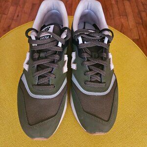 New Balance Women's 997H V1 Sneaker